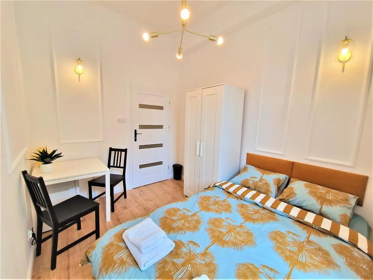 Guest house J&W Apartments Swietojanska Rooms Warsaw