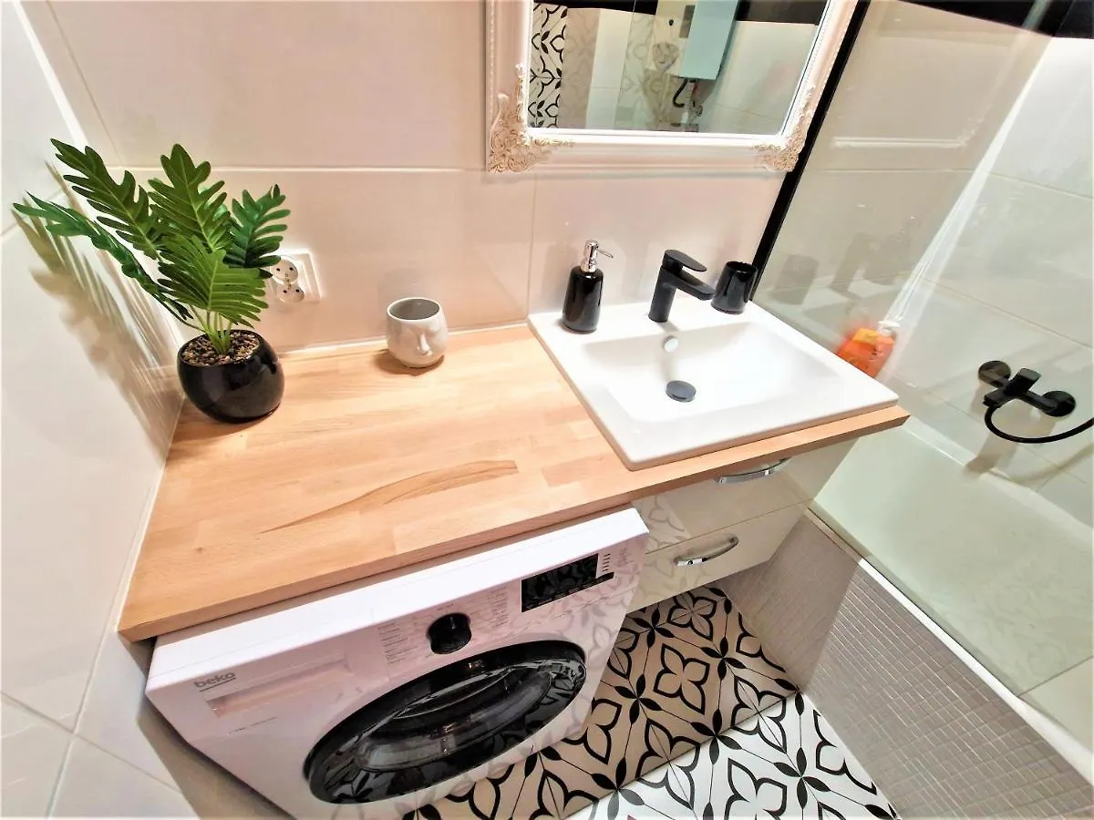 Guest house J&W Apartments Swietojanska Rooms Warsaw Poland