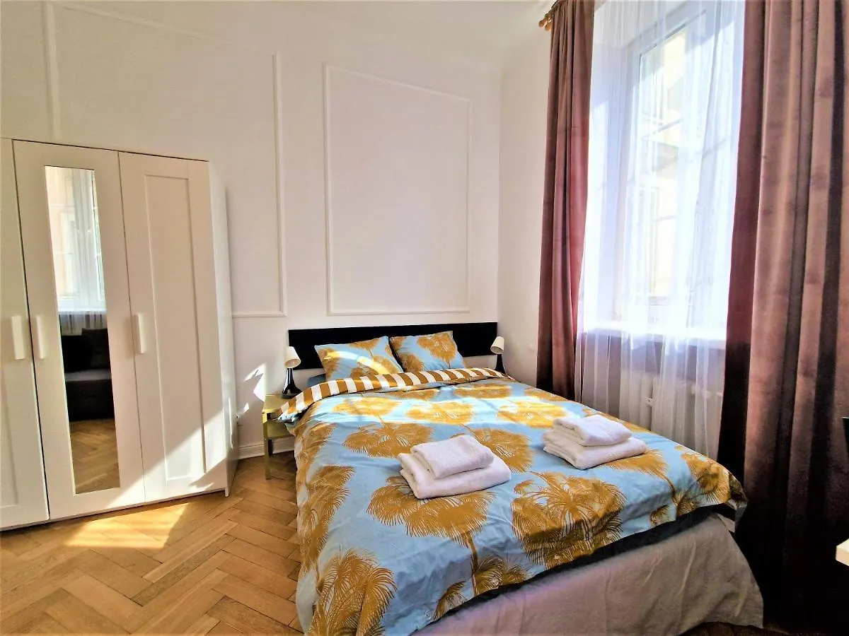 J&W Apartments Swietojanska Rooms Warsaw Guest house