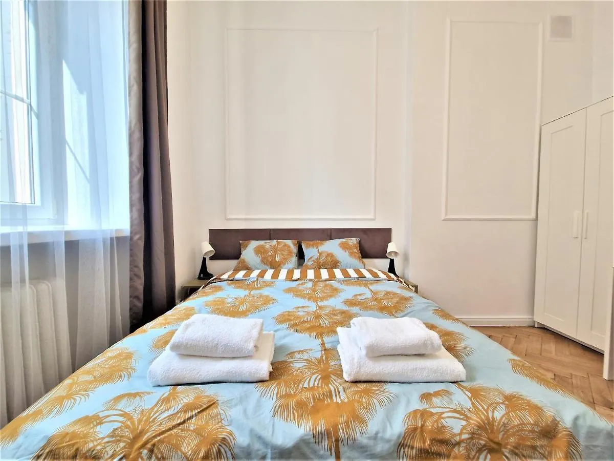Guest house J&W Apartments Swietojanska Rooms Warsaw