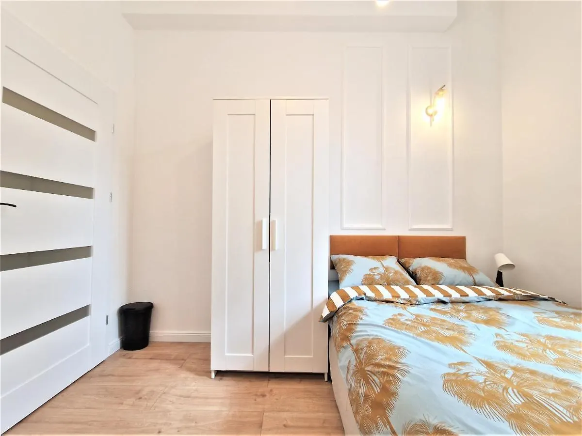 Guest house J&W Apartments Swietojanska Rooms Warsaw Poland
