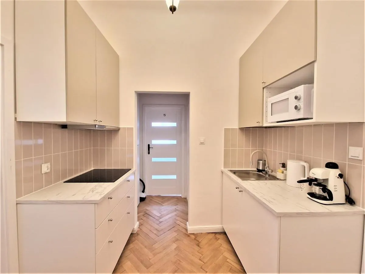 J&W Apartments Swietojanska Rooms Warsaw 0*,  Poland